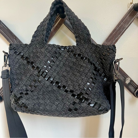 Elegant Black Woven Crossbody Bag - Picture 3 of 9